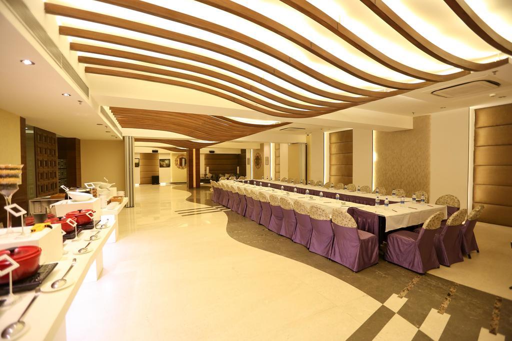 Hotel Icon Chandigarh Exterior photo