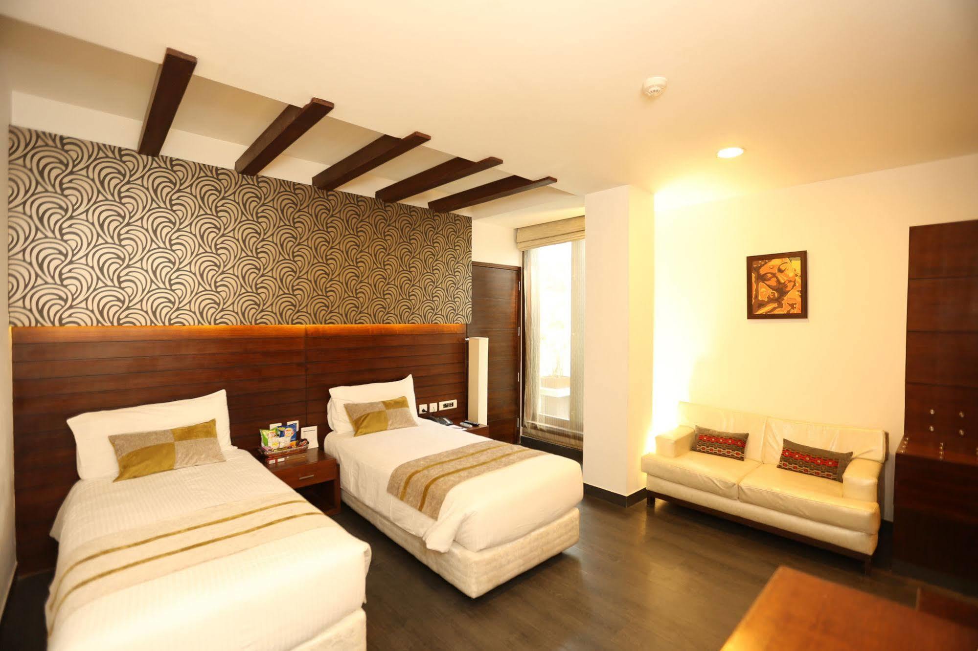 Hotel Icon Chandigarh Exterior photo